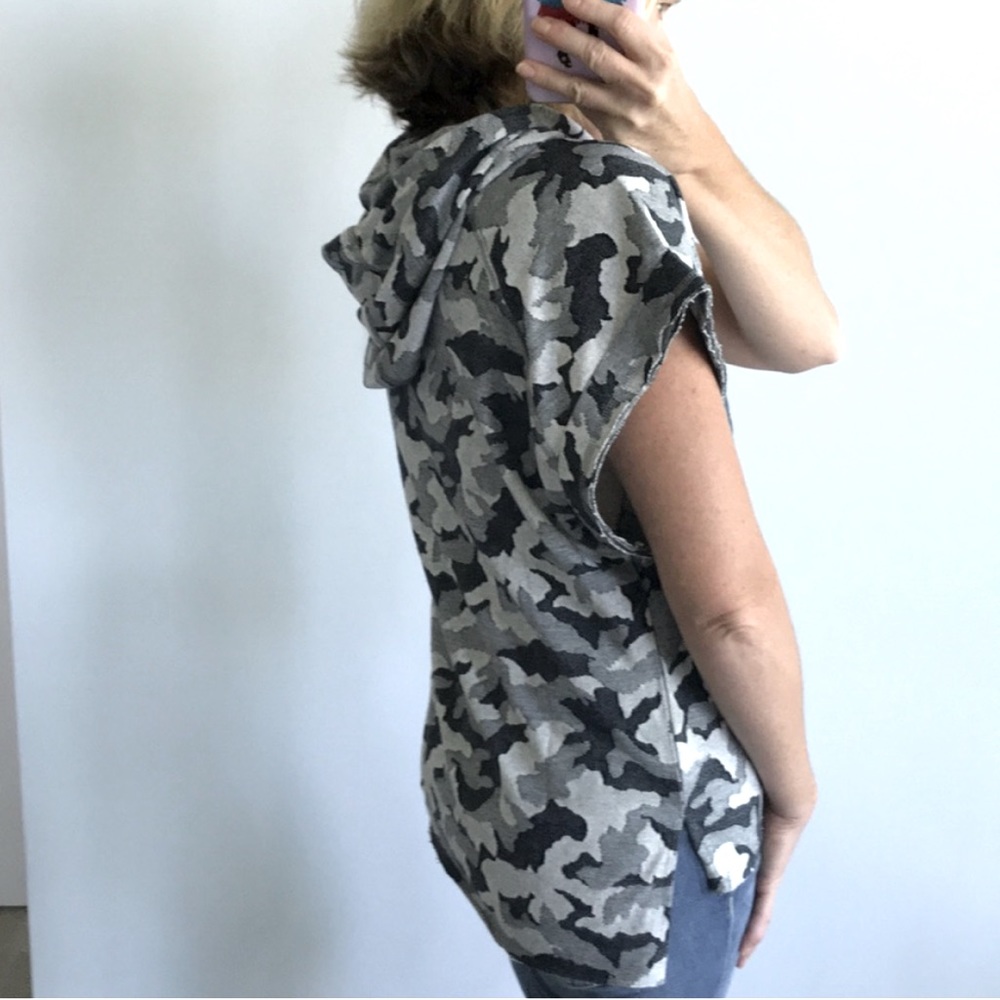 Hooded Camouflage Pullover Top - Picture 7 of 7